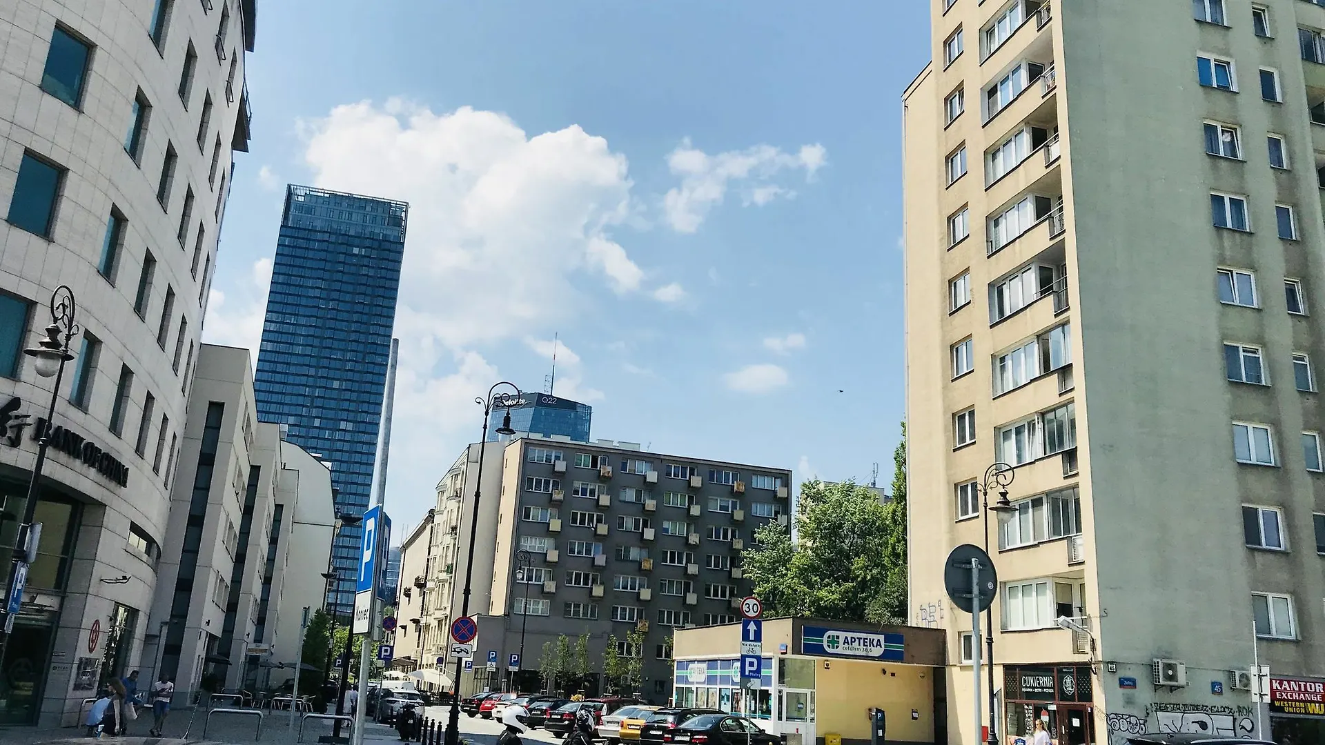 Zielna City Center Warsaw Apartment